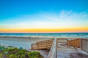 Beach - Gulf Shores 102 First Floor Private Balcony 2 Bedroom 2 Bathroom Condo (Port Aransas)