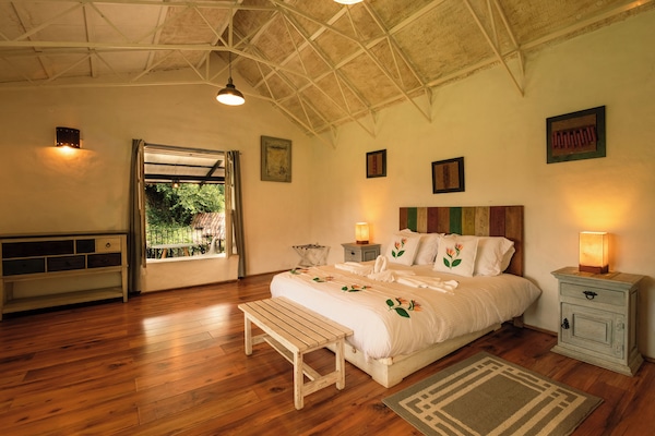 Deluxe Room, 1 Queen Bed, Ensuite, Valley View | Premium bedding, down comforters, individually decorated, rollaway beds