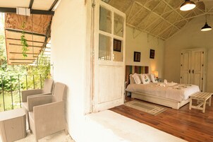 华丽客房, 1 张大床, 独立浴室, 山谷景观 | 露台