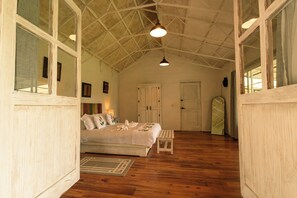 Deluxe Room, 1 King Bed, Ensuite, Valley View - Rancho con Caballos El Reencuentro (Valle de Bravo)