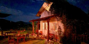 Front of property – evening/night - Rancho con Caballos El Reencuentro (Valle de Bravo)