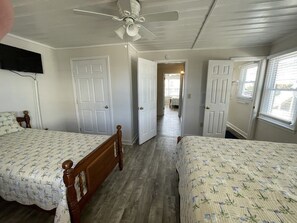 5 bedrooms, free WiFi, bed sheets