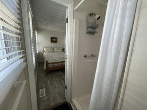 Combined shower/tub, towels - Chase Lounge - Second Row (Channelfront) in Garden City Beach, SC (Garden City)