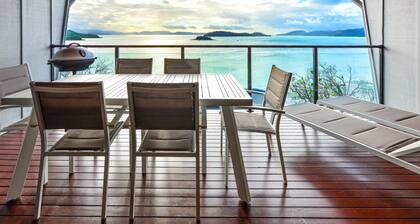 Shoreline 31 Renovated Upmarket 2 Bedrooms Ocean View Near Marina With Golf Buggy