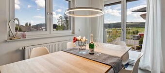 Modern Holiday Apartment "Schmuckstück" with Mountain View