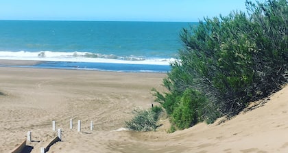 BEACH CABIN BY THE SEA III