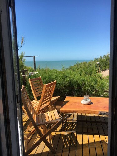 BEACH CABIN BY THE SEA III