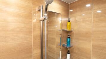 Premium Apartment, 2 Bedrooms, Non Smoking | Bathroom | Free toiletries, hair dryer, slippers, bidet