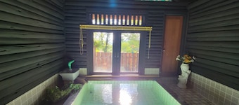 A high-quality plateau life like your own home ... A natural hot spring flowing, one private plateau villa
