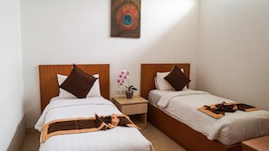 3 bedrooms, in-room safe, desk, iron/ironing board