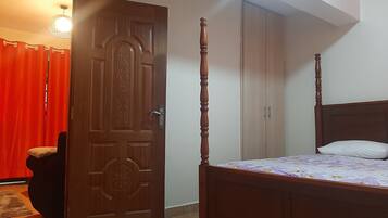 1 bedroom, WiFi, bed sheets