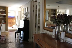 Interior - Gorgeous Designer Home in Beautiful Estate (Cape Town)