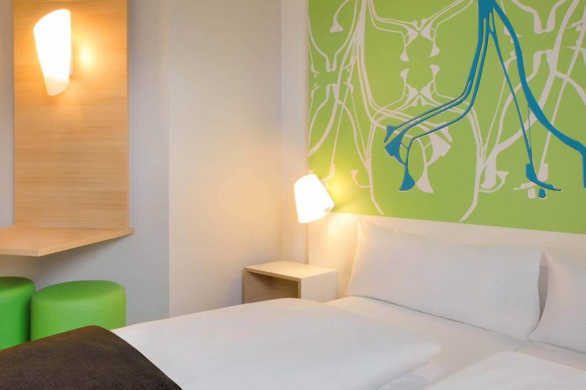 Literie hypoallergénique, bureau, Wi-Fi gratuit, draps fournis