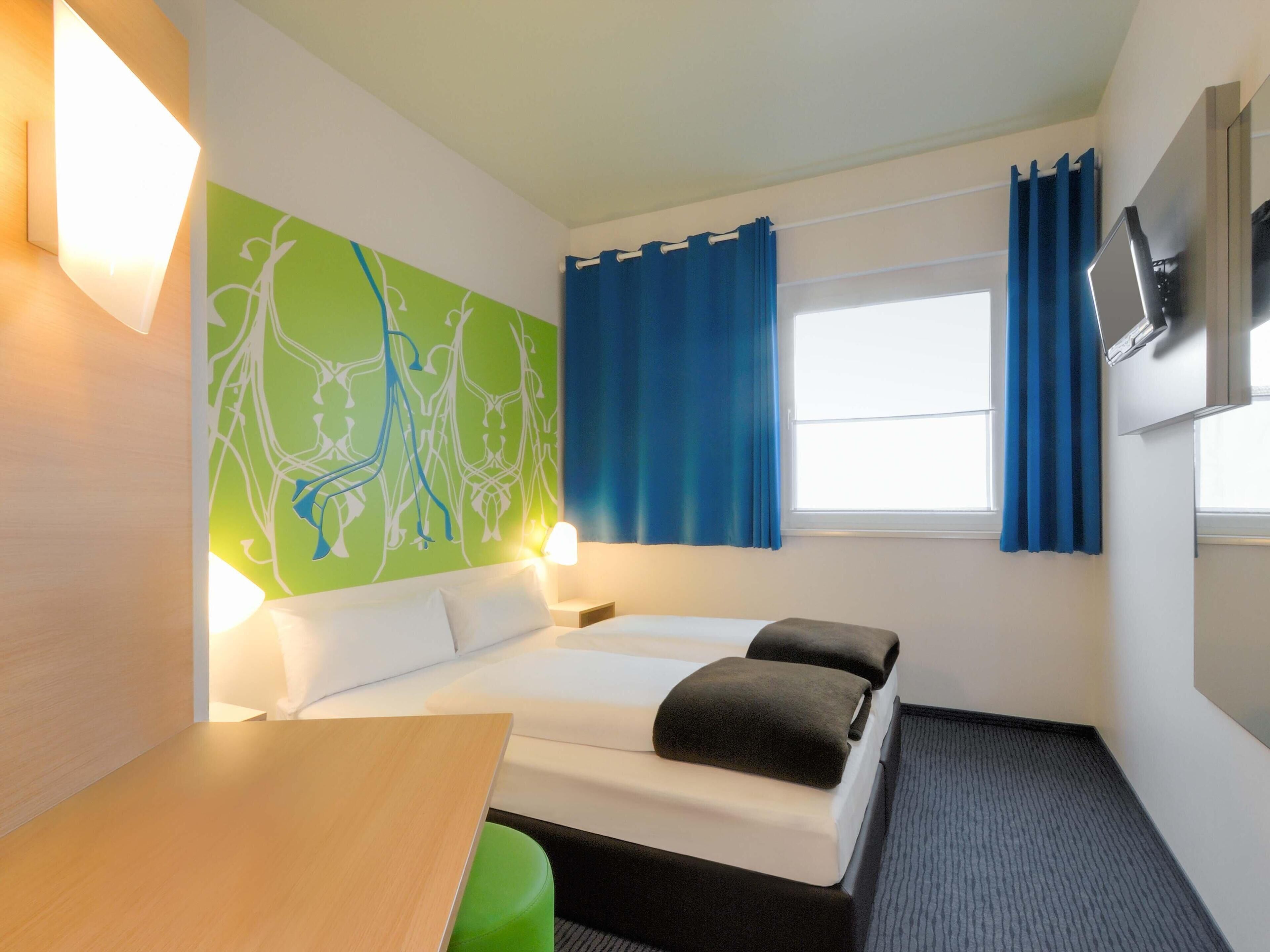 Double Room | Hypo-allergenic bedding, desk, free WiFi, bed sheets