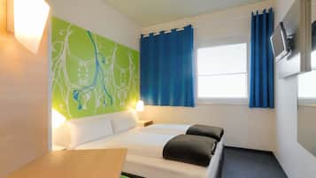 Ropa de cama hipoalergénica, escritorio, wifi gratis y ropa de cama