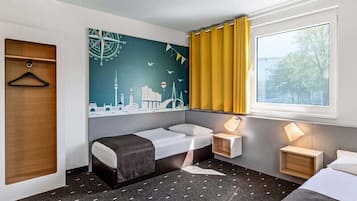 Hypo-allergenic bedding, desk, soundproofing, free WiFi