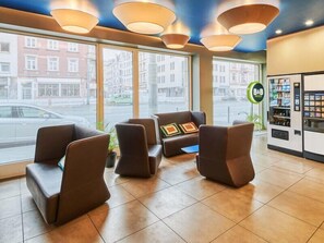 Lobby - B&B Hotel Frankfurt-Hbf (Frankfurt)