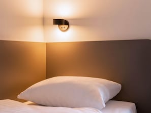 Hypo-allergenic bedding, desk, soundproofing, free WiFi