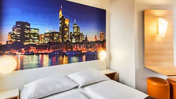 Double Room | Hypo-allergenic bedding available, desk, soundproofing, WiFi (free)