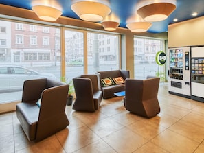 Lobby - B&B Hotel Frankfurt-Hbf (Frankfurt)