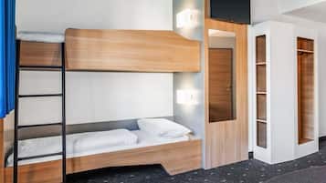 Kamar Quadruple | Seprai antialergi, meja kerja, Wi-Fi gratis, dan seprai linen