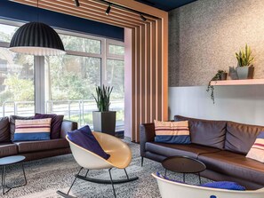 Lobby - B&B Hotel Hamburg City-Ost (Hamburg)