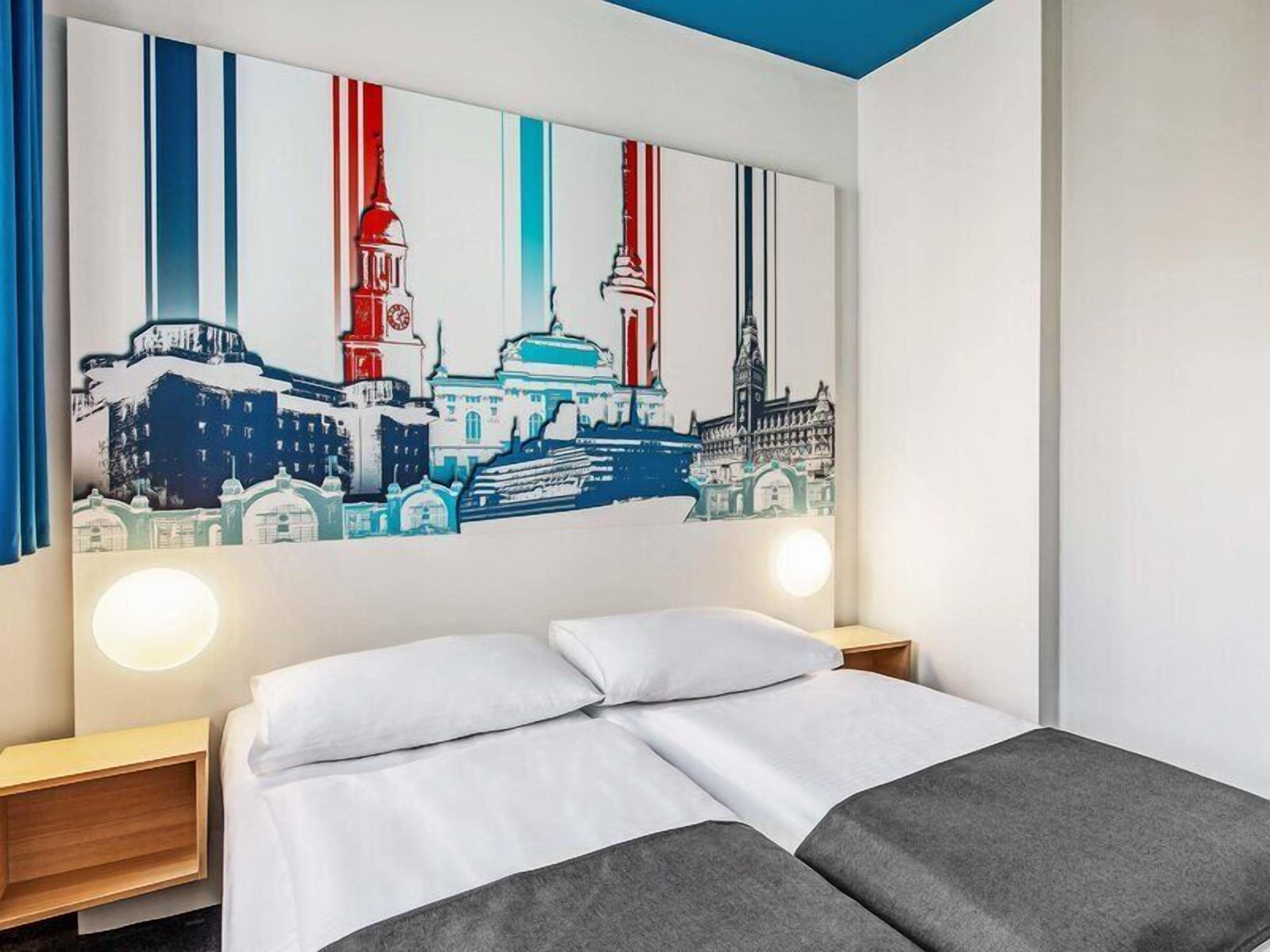 Habitación con 2 camas individuales | Ropa de cama hipoalergénica, escritorio, wifi gratis y ropa de cama