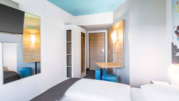 Double Room | Hypo-allergenic bedding, desk, soundproofing, free WiFi