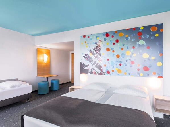 Hypo-allergenic bedding, desk, soundproofing, free WiFi