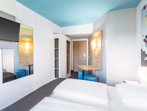 Habitación doble | Ropa de cama hipoalergénica, escritorio, insonorización y wifi gratis