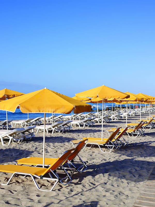 Sulla spiaggia, sabbia bianca