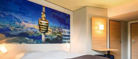 Hypo-allergenic bedding, desk, soundproofing, free WiFi