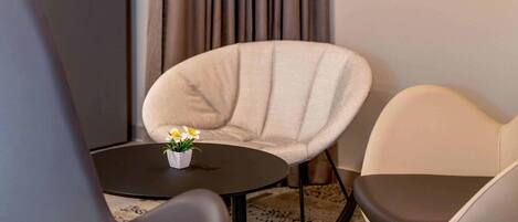 Hypo-allergenic bedding, desk, soundproofing, free WiFi