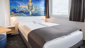 Hypo-allergenic bedding, desk, soundproofing, free WiFi