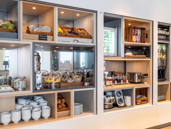 Daily buffet breakfast (EUR 13.9 per person)