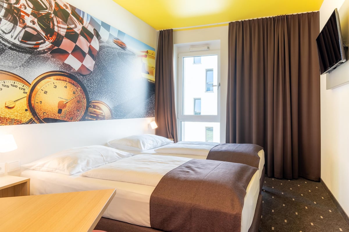 Twin Room | 1 bedroom, desk, soundproofing, free WiFi