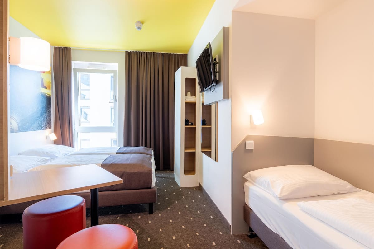 Triple Room | 1 bedroom, desk, soundproofing, free WiFi
