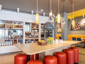 Daily buffet breakfast (EUR 13.9 per person)