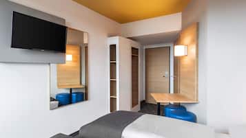 Twin Room | Desk, soundproofing, free WiFi, bed sheets