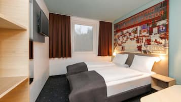 Hypo-allergenic bedding, desk, soundproofing, free WiFi