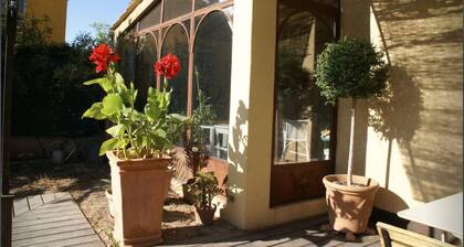 Belle maison decoration soignee d une brocanteuse .Tres calme .