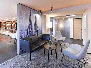 Hypo-allergenic bedding, desk, soundproofing, free WiFi - B&B Hotel Köln-West (Cologne)