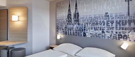 Hypo-allergenic bedding, desk, soundproofing, free WiFi