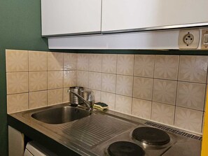 Kjøleskap og oppvaskmaskin