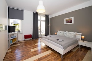 2 bedrooms, travel crib, WiFi, bed sheets