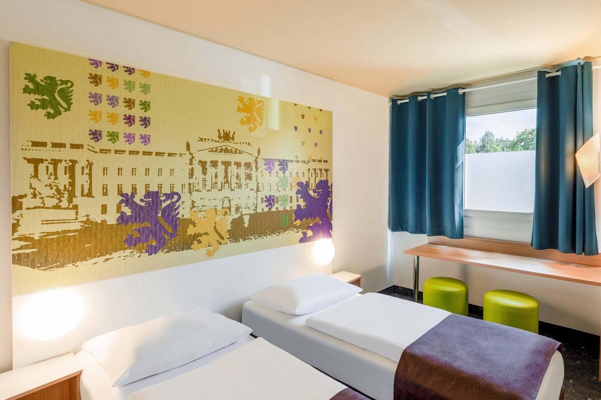 Twin Room | Hypo-allergenic bedding, desk, soundproofing, free WiFi