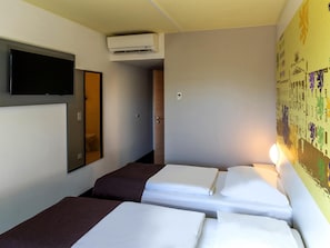 1 bedroom, hypo-allergenic bedding, desk, soundproofing