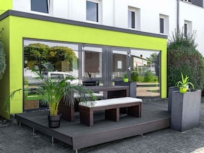 Outdoor dining - B&B Hotel Braunschweig-Nord (Braunschweig)