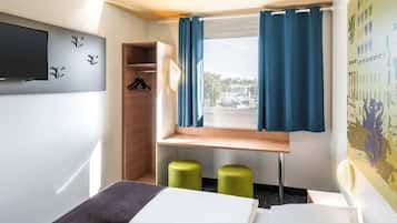 Double Room | Hypo-allergenic bedding, desk, soundproofing, free WiFi