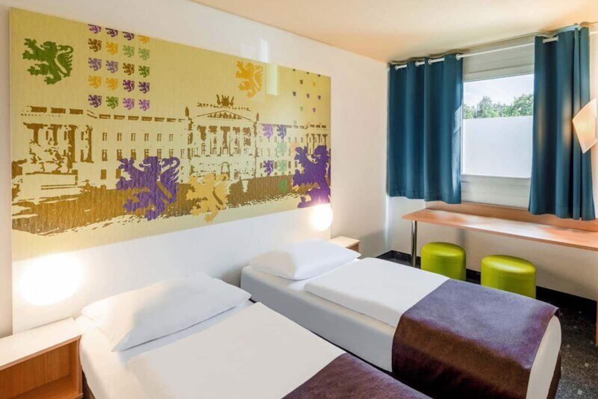 Twin Room | Hypo-allergenic bedding, desk, soundproofing, free WiFi